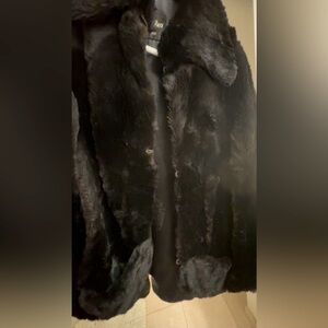 VINTAGE black fur coat/cape, Reckinger Furs w/ pockets & closures GUC - rabbit?